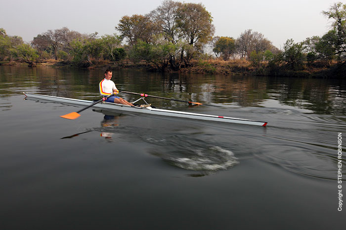 016_SZmR.0170-Rowing-on-Zambezi-Sculling-Champion-Dan-Arnold