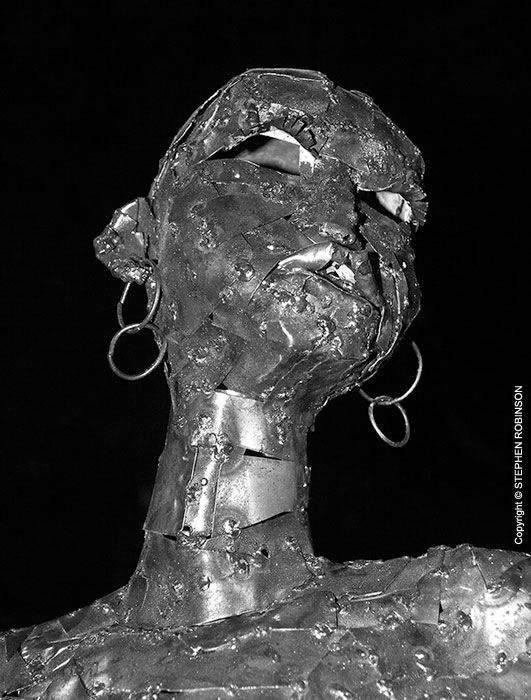 062_Ar.1328VBW-Sculpture-of-African-Woman-Zambia