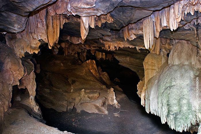 070_LZmNW.8611-Chindele-(Whiteman)-Caves-NW-Zambia