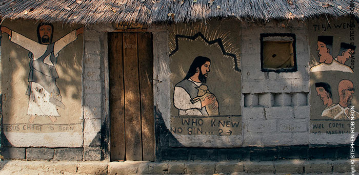 002_CZmA.8530-African-painted-House-Jesus's-Barbershop-detail