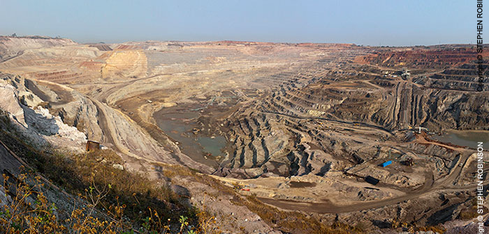008_KMK_927986A-Kamoto-KOV-Pit-from-East-Congo