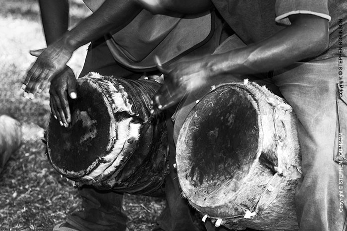 022_CZmM.1396BW-African-Drums-Zambia