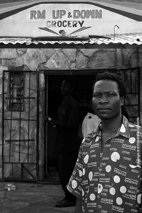 010_CZmA.3116BW-Shop-Owner-Up-&-Down-Grocery-Zambia