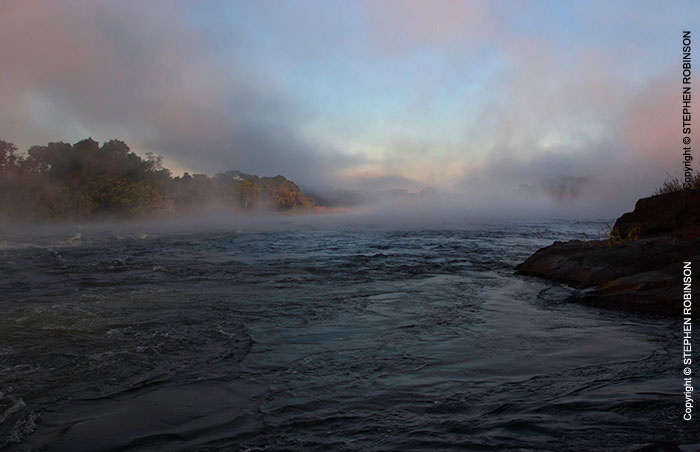 005_LZmL.7131-Dawn-Mist-Luapula-River-N-Zambia