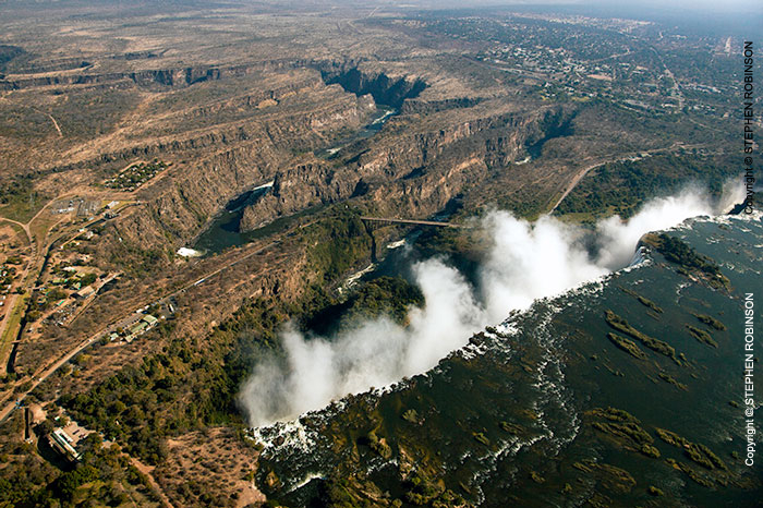 005_LZmS.9084-Victoria-Falls-aerial-Zambezi-R-Zambia