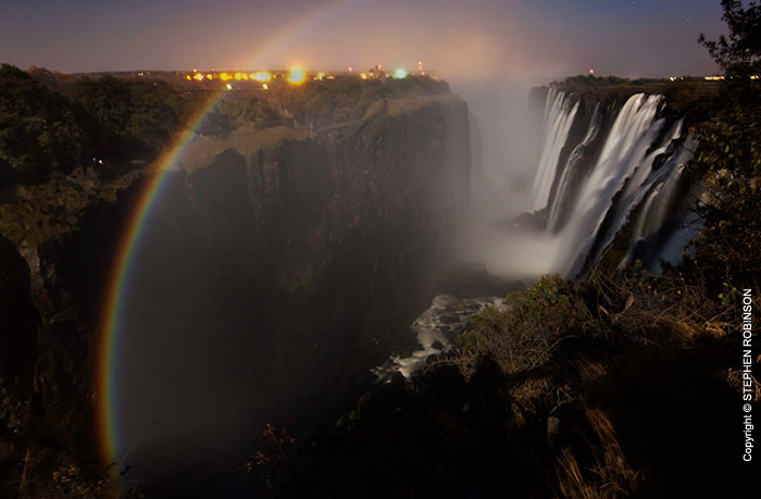026_LZmS.3189-Lunar-Rainbow-Victoria-Falls-Zambezi-R-Zambia