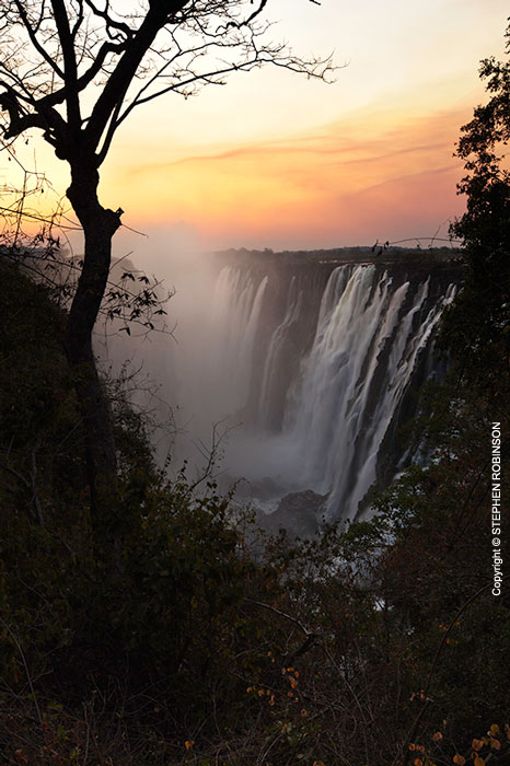 030_LZmS.3334V-Victoria-Falls-Sunset-Zambia-Zambezi-R-Zambia