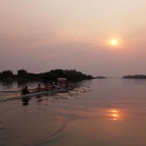 49_SZmR.9632-Rowing-on-Zambezi-UJ-Ladies'-Eight-&-Sunset