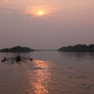 50_SZmR.9641-Rowing-on-Zambezi-UJ-Ladies'-Eight