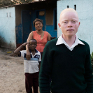 066_PAlZm_8688-Dalitso-[age15-school-pupil]-with-family
