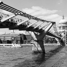 014_ArcUk.2961BW-Millenium-Bridge,-London