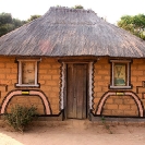 025_CZmA.8962-African-Painted-House