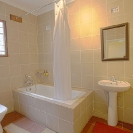 018_ML.170911V-Hotel-Guest-Bathroom-Zambia