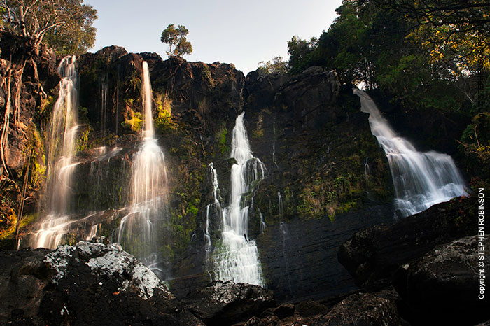 006_LZmNW.8402-Nyambwezyu-Falls-&-Prehistoric-Man-Site