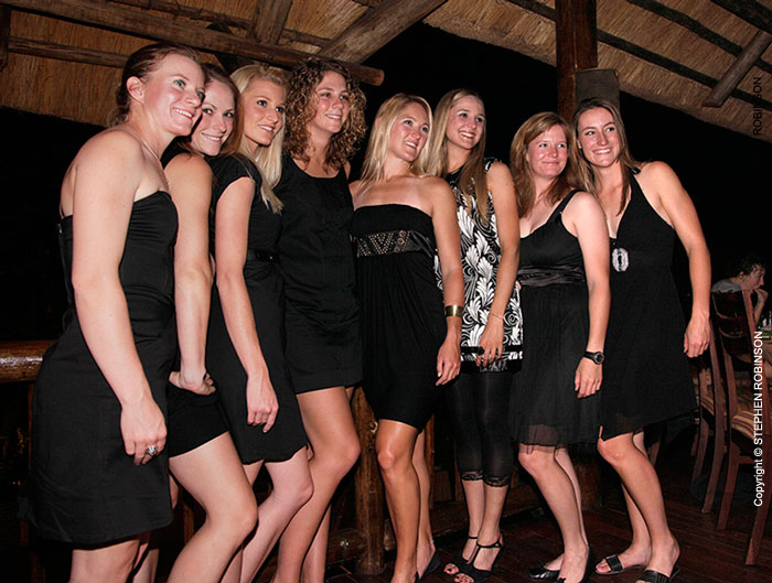 44_SZmR.9684-Women-Rowers-at-Party
