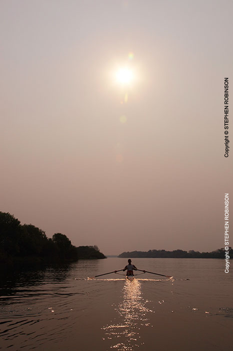 45_SZmR.9565V-Rowing-on-Zambezi-Sculling-Champion-Dan-Arnold