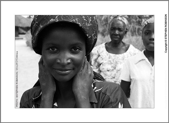 007_PZmL.8041BW-Young_Village-Woman-N-Zambia