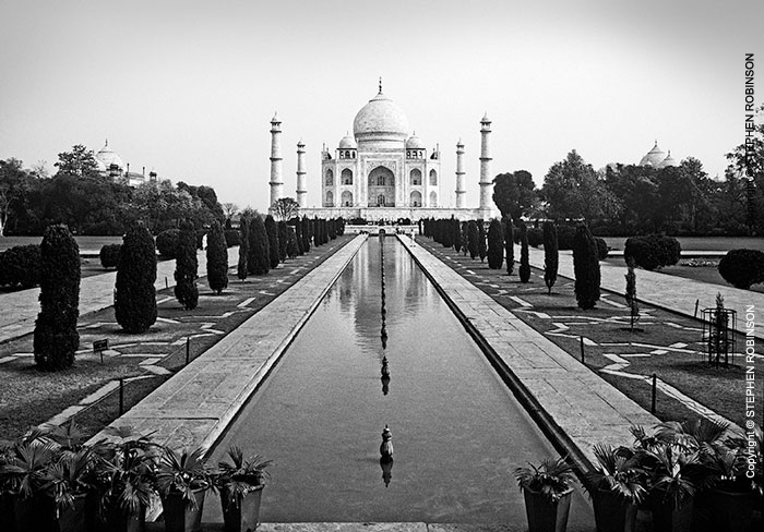 002_TIn_28BW-Taj-Mahal-India