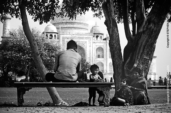 010_TIn_74BW-Taj-Mahal-Agra-India