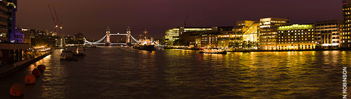 015_TUk.507116-London-Tower-Bridge-&-Thames-at-Night-panoramic