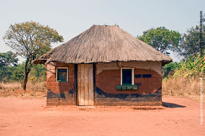 019_CZmA.8791-African-Painted-House