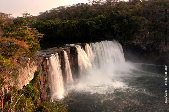 035_LZmL.8045-Kundabwika-Falls--N-Zambia