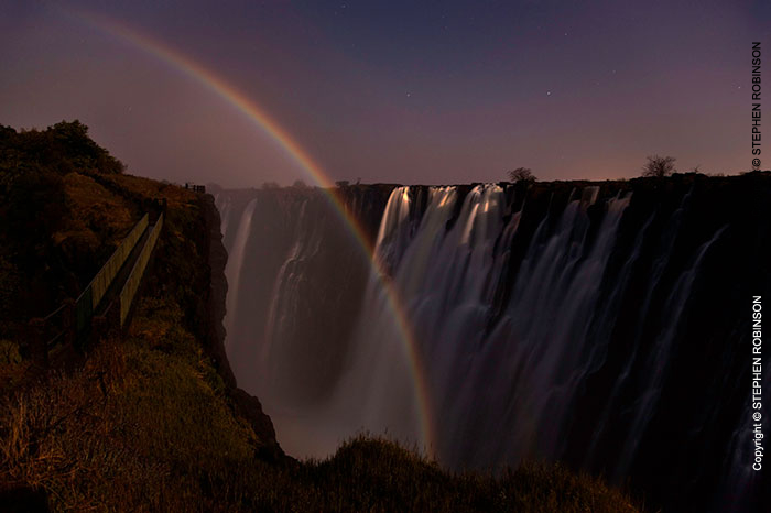 027_LZmS.3345-Lunar-Rainbow-Victoria-Falls-Zambezi-R-Zambia