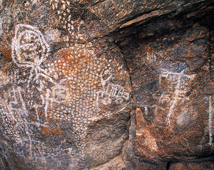 003_RAZm.36-Thandwe-Iron-Age-Rock-Paintings-(with-Motor-Car)-E-Zambia
