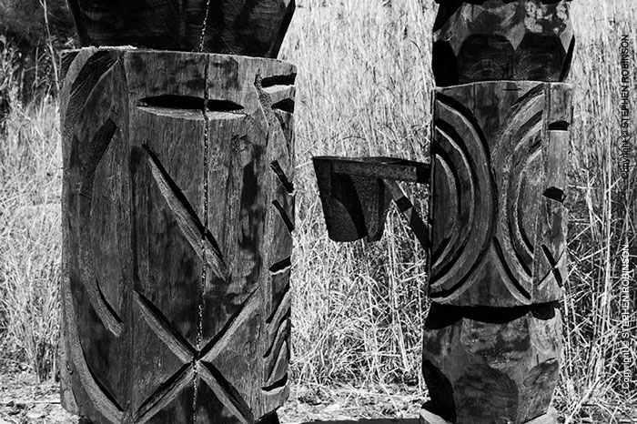 035_CZmA.8333BW-African-Carved-Water-Well-NW-Zambia-